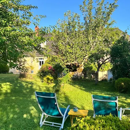 Sous La Glycine Bed & Breakfast