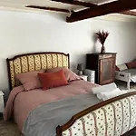 Bed & Breakfast Sous La Glycine 3*
