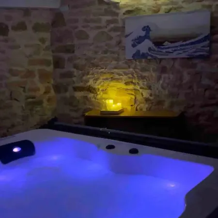 Sous La Glycine Bed and Breakfast